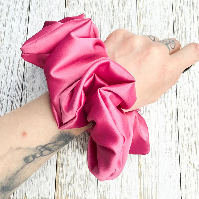 Chouchou en Satin - RetroChicScrunchies™ - Rose Fuchsia - Planete Coiffure