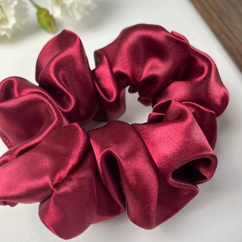 Chouchou en Satin - RetroChicScrunchies™ - Bordeaux - Planete Coiffure